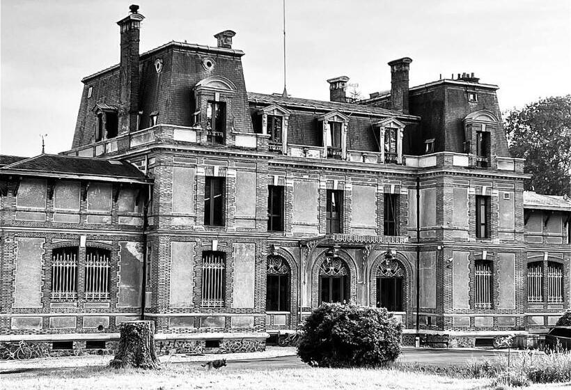 Четырехместный Номер Стандарт Вид на Сад, Château De Crènille