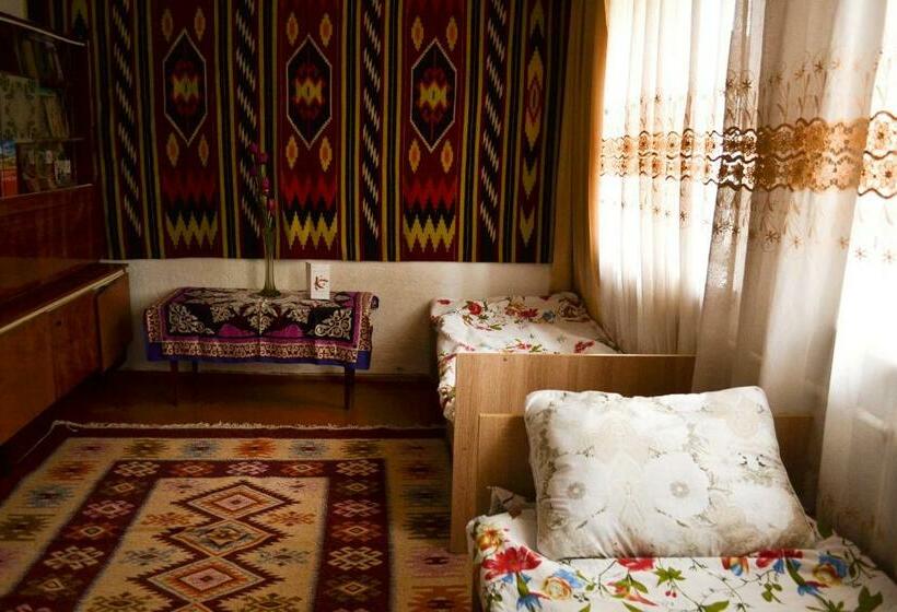 اتاق استاندارد سه نفره, Guesthouse Bermet