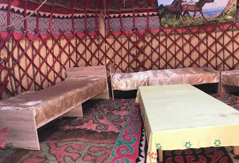 چادر با خدمات رفاهی استاندارد, Guesthouse Bermet