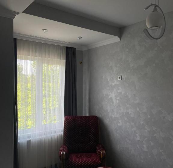 اتاق استاندارد, Zaali S Wine Cellar