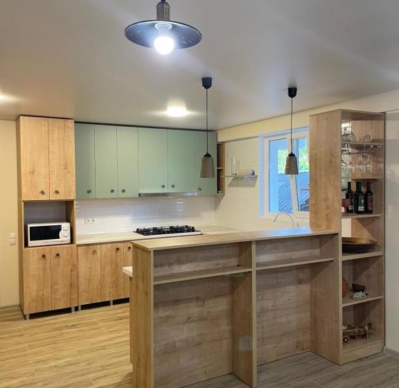 اتاق استاندارد با چشمانداز باغ, Zaali S Wine Cellar