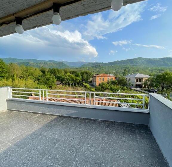 اتاق اکونومی, Zaali S Wine Cellar