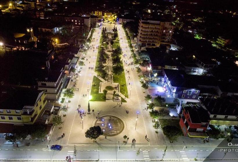 Апартаменты 2 Спальни, Andrea Bashuri