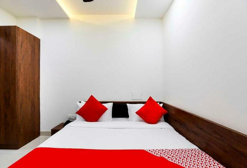 标准间, Oyo Sumukh