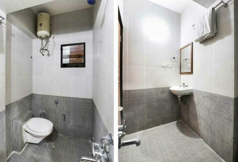 标准间, Oyo Sumukh