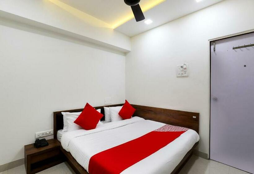 标准间, Oyo Sumukh