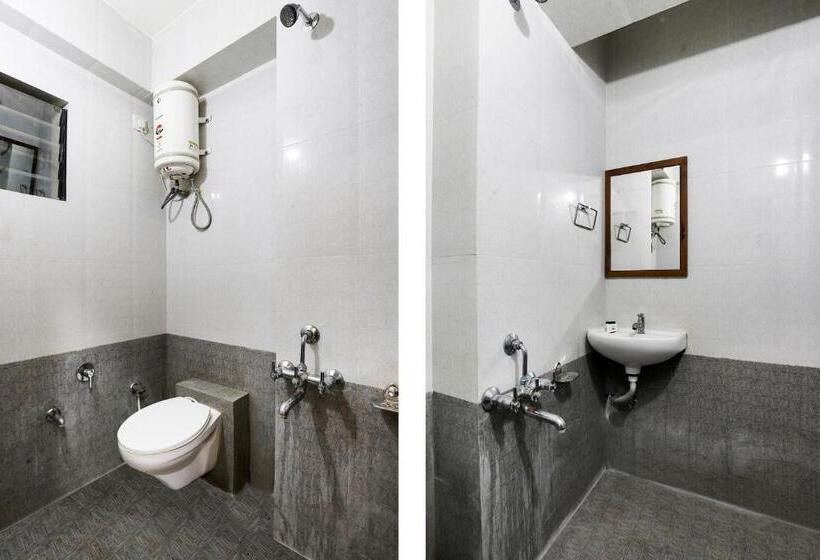 标准间, Oyo Sumukh