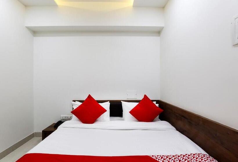 标准间, Oyo Sumukh