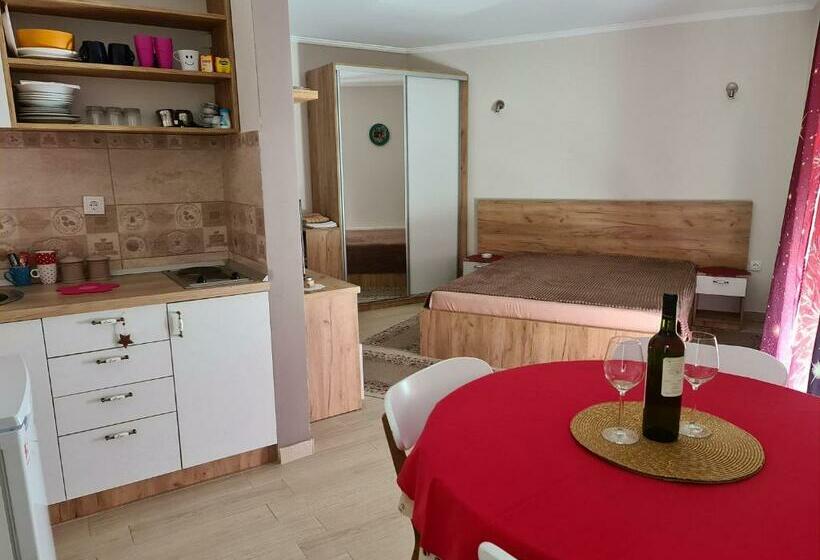 سوییت, Divcibare Apartmani Gavrić