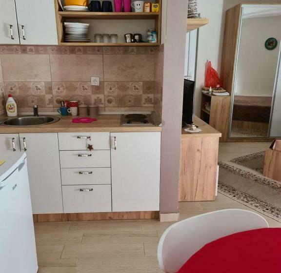 سوییت, Divcibare Apartmani Gavrić