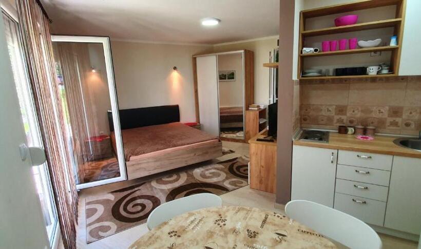استودیوی استاندارد, Divcibare Apartmani Gavrić