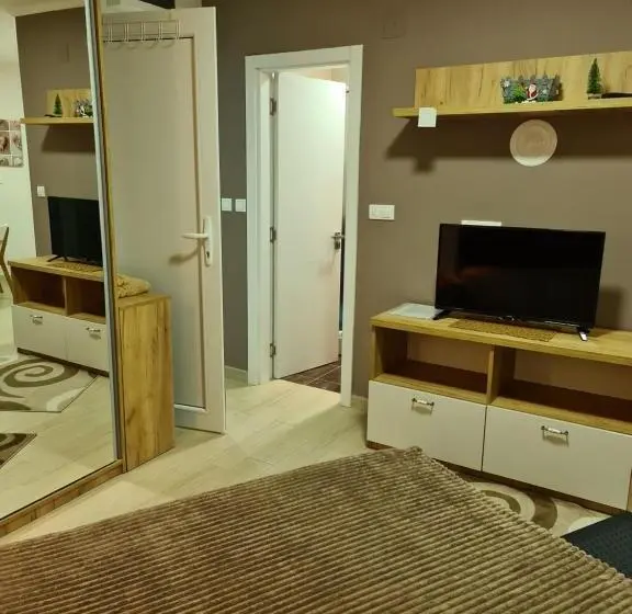 استودیوی استاندارد, Divcibare Apartmani Gavrić