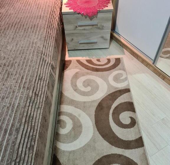 استودیوی استاندارد, Divcibare Apartmani Gavrić