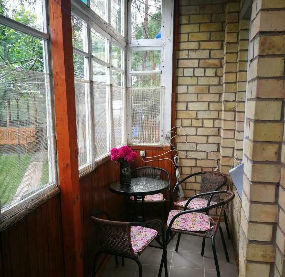 اتاق استاندارد چهارنفره با سرویس بهداشتی مشترک, Svečių Namai Pervalkoje