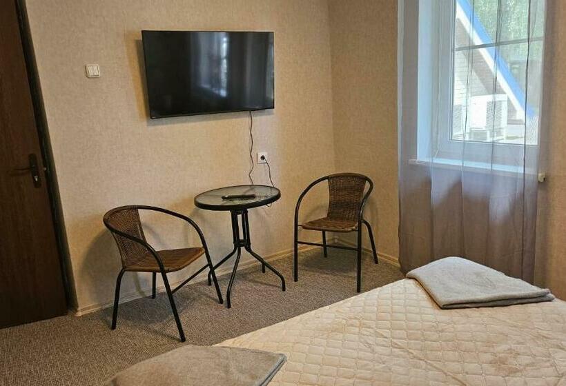 اتاق استاندارد با سرویس بهداشتی مشترک, Svečių Namai Pervalkoje