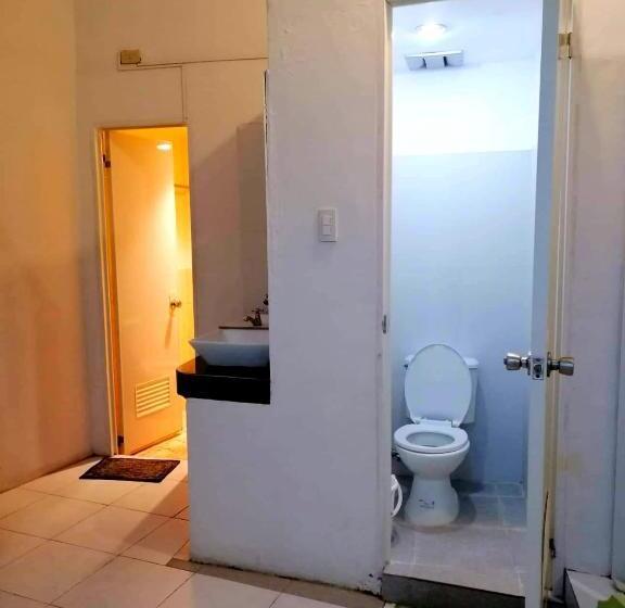 חדר משפחתי, Hr S Residence