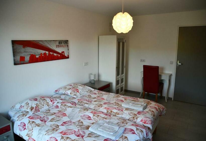 غرفة قياسية لذوى الاحتياجات الخاصة, B&b Angueur