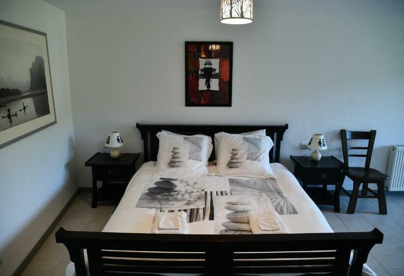 غرفة قياسية ثلاثية, B&b Angueur