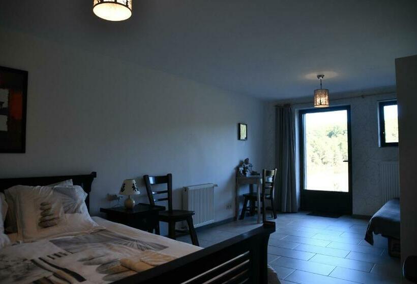 غرفة قياسية ثلاثية, B&b Angueur