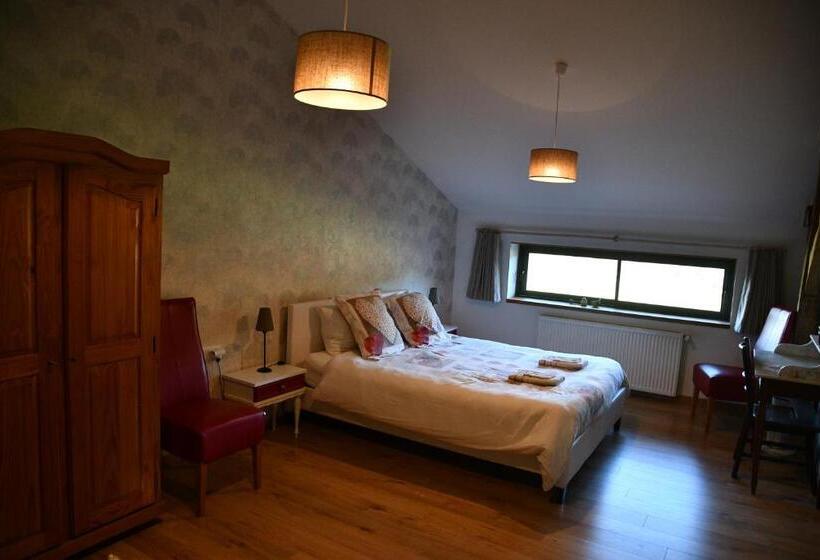 غرفة قياسية رباعية, B&b Angueur