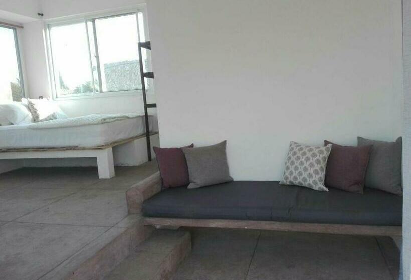 اتاق لوکس خانوادگی, Pacifico El Paredon