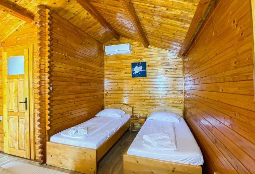 Номер Стандарт Трехместный, La Căsuțe