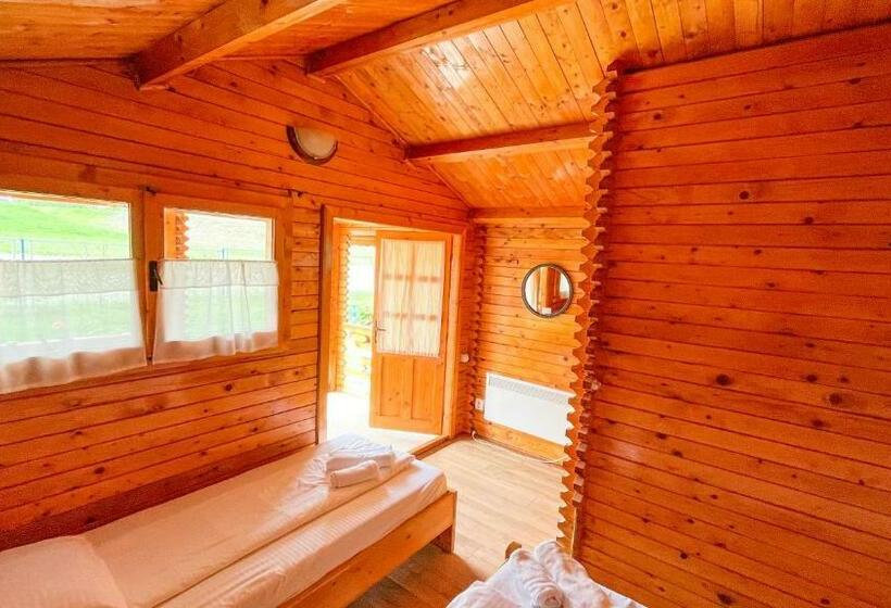 חדר סטנדרט לשלושה, La Căsuțe