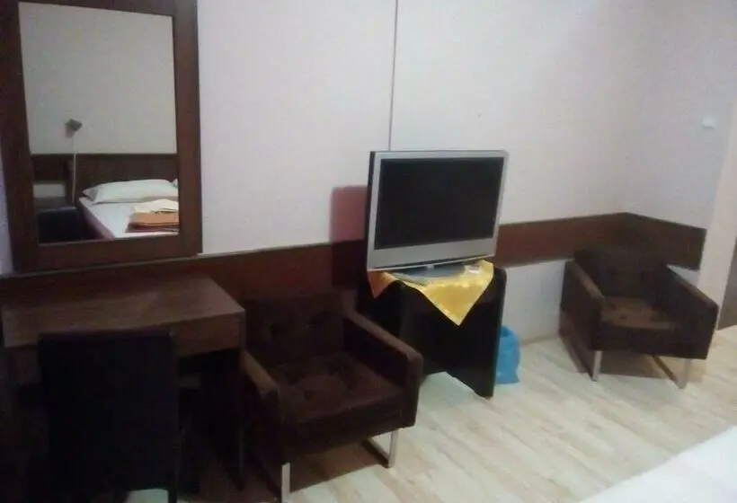 اتاق لوکس, Restoran Sa Prenoćištem žitište
