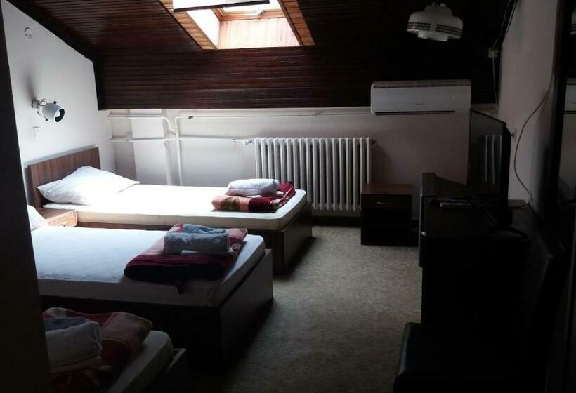 اتاق راحتی سه تخته, Restoran Sa Prenoćištem žitište