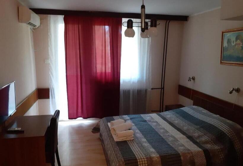 اتاق لوکس, Restoran Sa Prenoćištem žitište