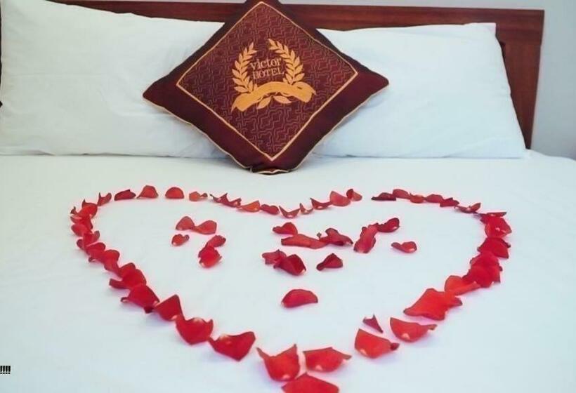 اتاق استاندارد با بالکن, Victor