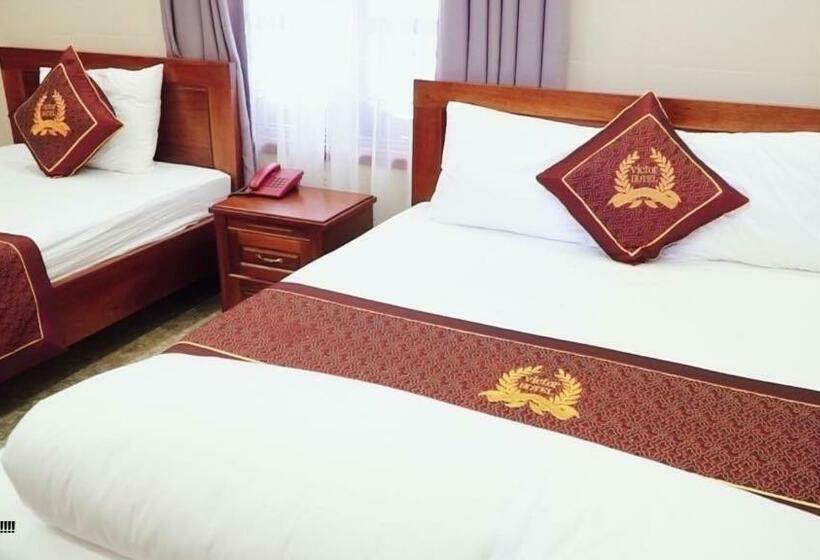 اتاق استاندارد سه تخته با بالکن, Victor