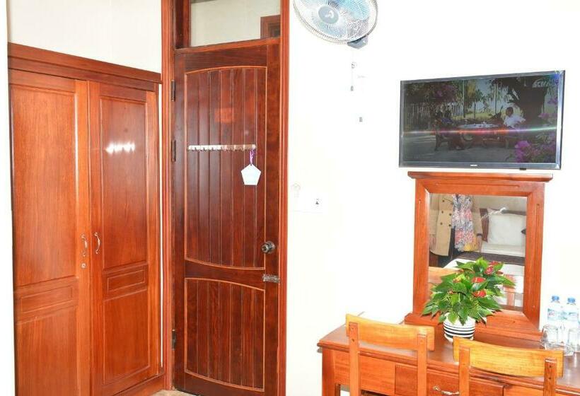 اتاق استاندارد چهار تخته, Victor