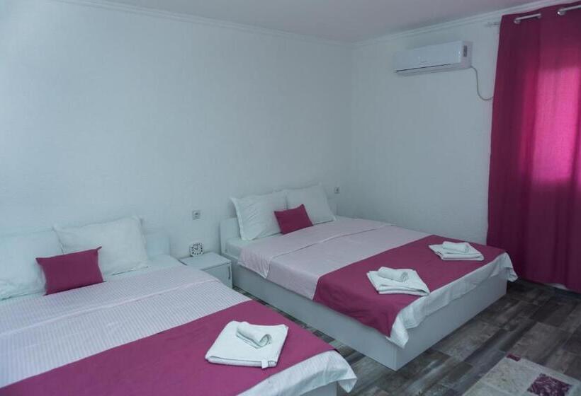 اتاق خانوادگی, Bed & Breakfast Delikates