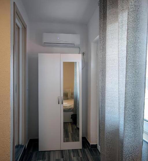 اتاق استاندارد سه نفره, Bed & Breakfast Delikates