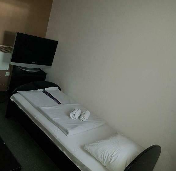 اتاق استاندارد یک نفره, Motel Luxor