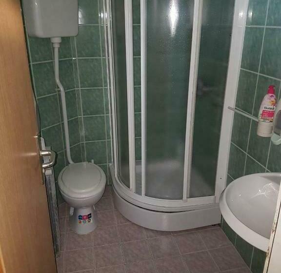 اتاق استاندارد یک نفره, Motel Luxor