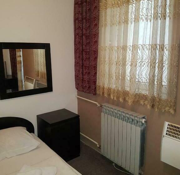 اتاق استاندارد یک نفره, Motel Luxor