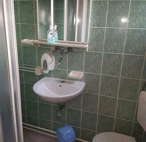 اتاق استاندارد, Motel Luxor