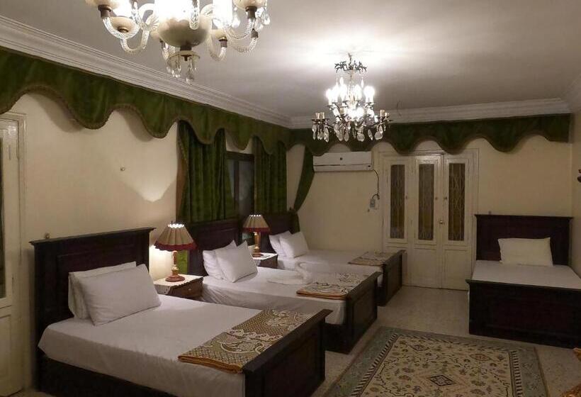 اتاق استاندارد چهار تخته, Grand Museum Guest House