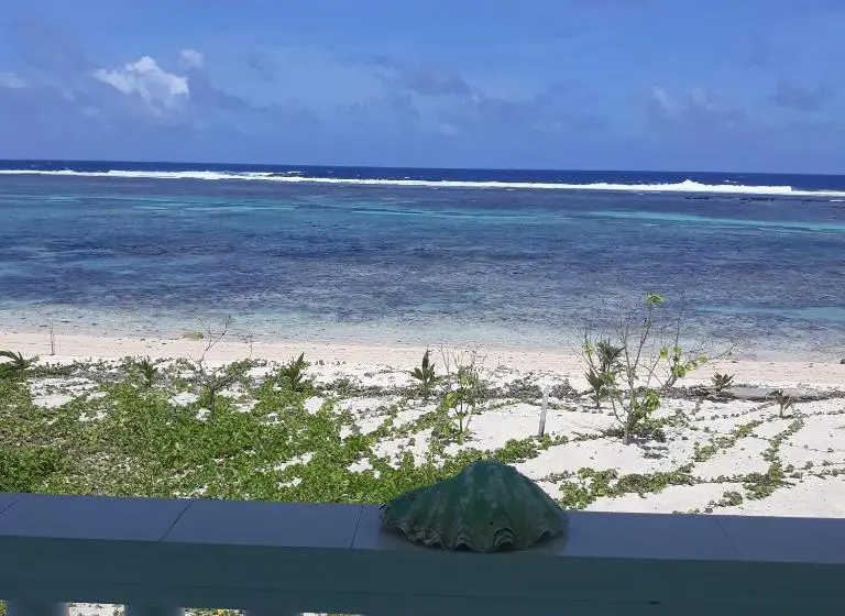 اتاق لوکس با چشم‌انداز دریا, Whitesands Beach Resort