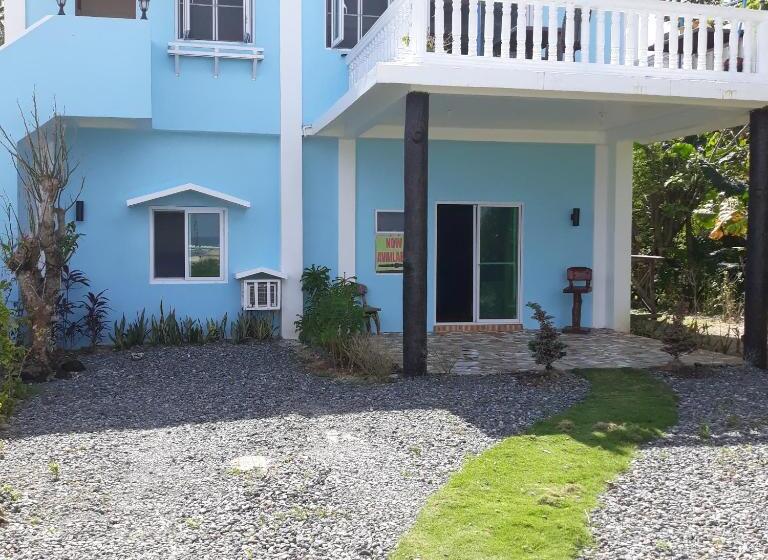 اتاق لوکس خانوادگی, Whitesands Beach Resort