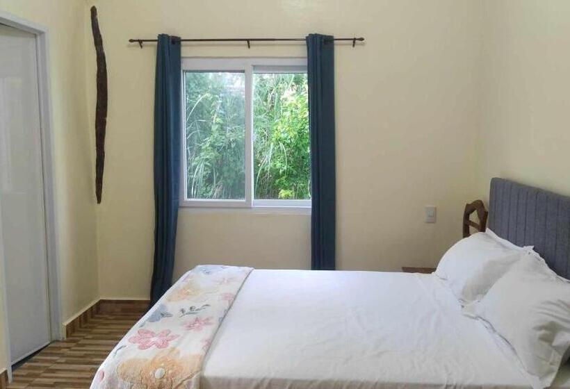 اتاق لوکس, Whitesands Beach Resort