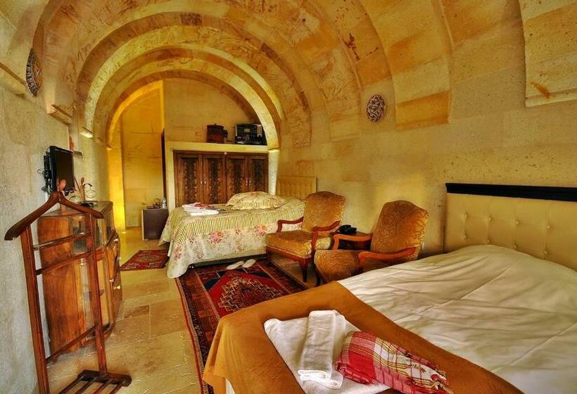 スタンダードトリプルルーム, Akman