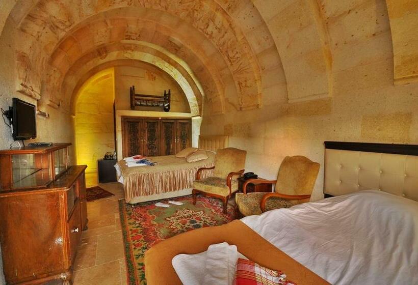 スタンダードトリプルルーム, Akman