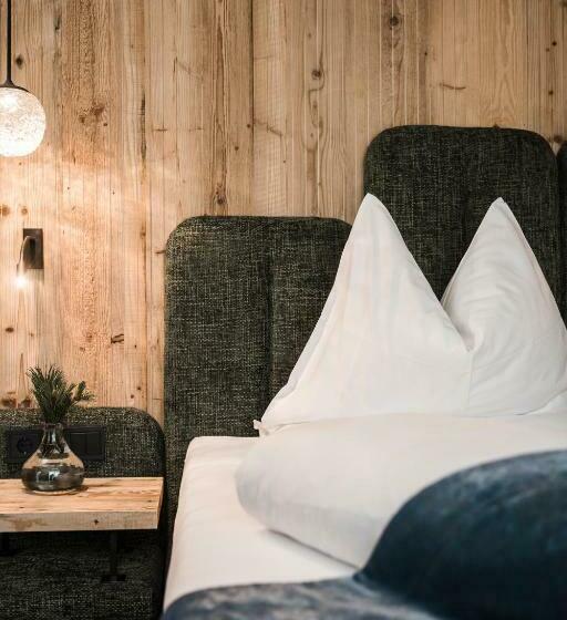 اتاق استاندارد با بالکن, Goldknopf