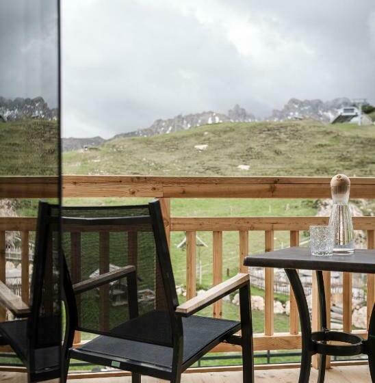 اتاق استاندارد با بالکن, Goldknopf