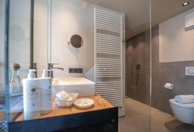 اتاق استاندارد یک تخته با بالکن, Goldknopf