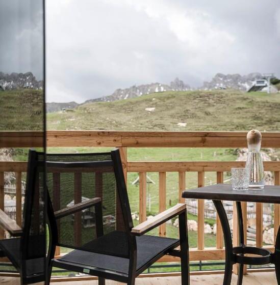 اتاق خانوادگی, Goldknopf