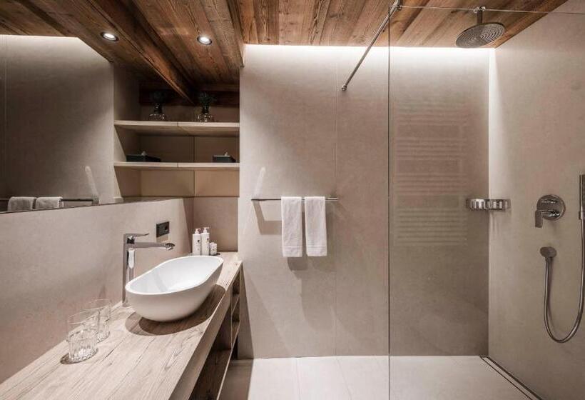 اتاق استاندارد با بالکن, Goldknopf